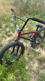 KINK BMX BICYKEL 2022 CURB GLOSS BLOOD ORANGE - 2