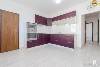 3-IZB.BYT S ÚŽASNÝMI VÝHĽADMI NA DUBNICU, 68m2, POD HÁJOM - 2