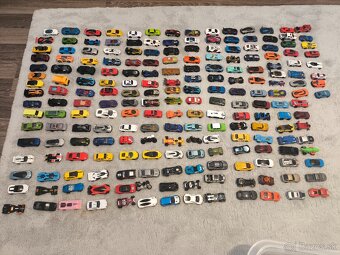 216 ks HOTWHEELS - iba v celku - 2