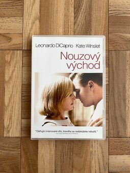 • Na predaj DVD film Nouzový východ • - 2