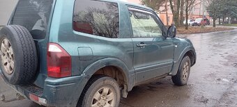 Mitsubishi Pajero - 2