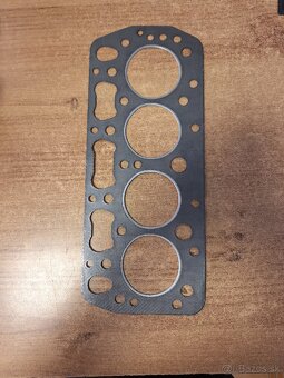 Tesnenie pod hlavu Skoda 1000MB - 2