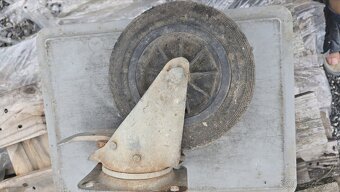 Kolieska kolesá z kontajnerov - 2