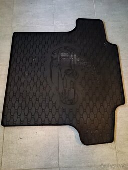 Predám gumové rohože + vaničku BMW E87 - 2