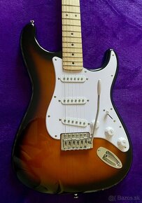 Squier By Fender Sonic Stratocaster Sunburst Maple - 2