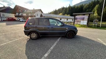 Ford Fusion 1.4 tdci rok 2008 šedá metalíza tmavá . - 2