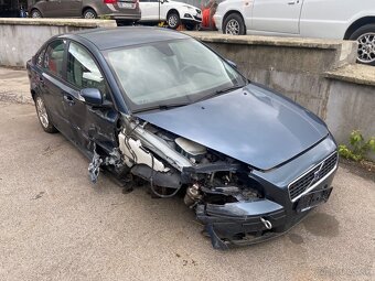 Rozpredám Volvo s40 - 2