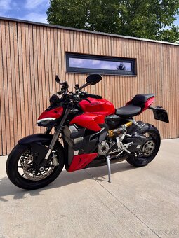 Ducati Streetfighter V2 - 2