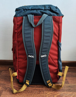 Batoh Evoc Mission 22 L Chili Red/Slate - 2
