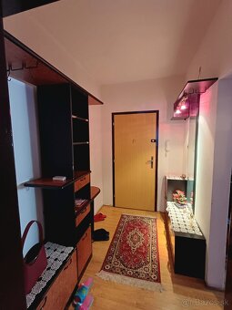 đĄ PrenĂĄjom celĂ©ho 4-izbovĂ©ho bytu â Nitra (pre 4â5 osĂŽb) - 2