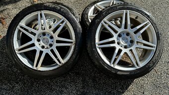 40. Skoda Octavia 225/45 r18 zimne - 2