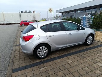 Opel Astra J 1.7 CDTI 81KW 2013 - 2
