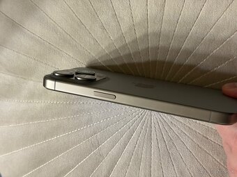 iPhone 15 Pro 256GB Natural Titanium - 2
