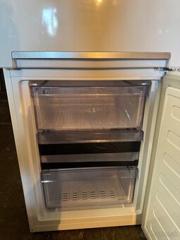 Chladnička s mrazničkou - 2