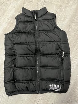 Chlapčenská vesta 134/140 - 2