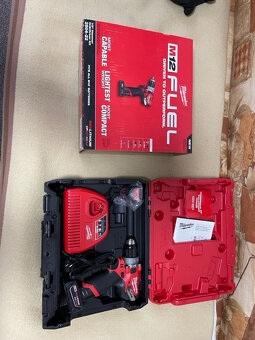 Milwaukee 12 V -NOVE s priklepom - 2