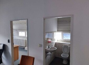 Kancelária 14 m2, strážený areál, Stará Vajnorská - 2
