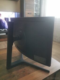 TOP - 24" Samsung C24FG73 - 2