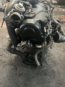 MOTOR BXE 1.9 TDI 77kw SKODA OCTAVIA II - 2