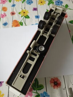 1:43 DAF kamión - 2