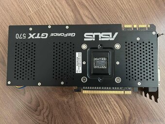 Nvidia Geforce GTX 570 - 2