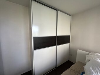 Vstavaná skriňa na predaj - 2