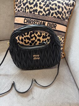miu miu čierna kabelka - 2