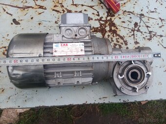 Snekova prevodovka s elektromotorom 0 ,55kW... - 2