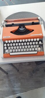 Písací stroj - 2
