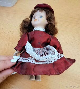 Porcelánová bábika - 2