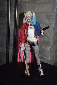 Zberatelska figurka Harley Quinn - 2