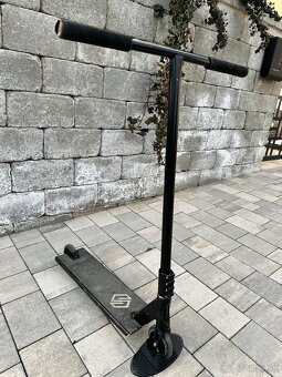 Kolobežka freestyle STRIKER GRAVIS L black - 2