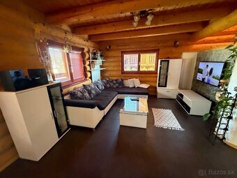 sedacka a cela obyvackova zostava - 2