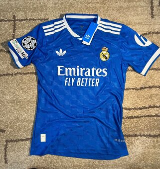 Predam dres Real Madrid CF - Mbappé - 2
