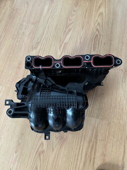 Sací kolektor 17101-F3030 Toyota - 2