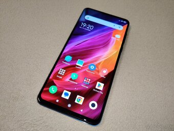 Xiaomi Mi Mix 3 - 5G. 6gb//128gb. Tmavá metalíza šedá. - 2