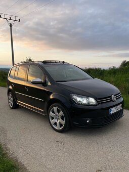 VW Touran Highline 2,0 TDI - 2