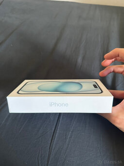 Predám nový, nerozbalený iPhone 15 128 GB – modrý - 2