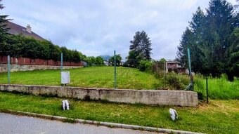 Stavebný pozemok v obci Kapušany pri Prešove - 2295 m2. - 2