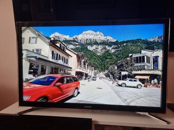Predám SMART LED TV SAMSUNG UE32F4500AW HD - 2