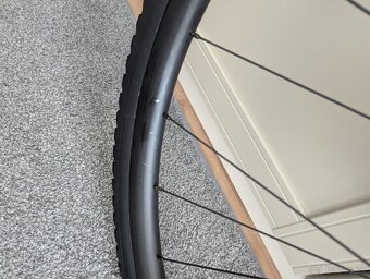 Predam Gravel kolesa Giant PX2 622x25 Tubeless - 2