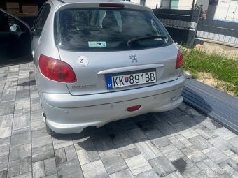 Predam Peugeot 206 1.1 rv 2005 93000 - 2
