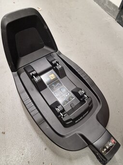 Maxi Cosi Tinca + isofix základňa - 2