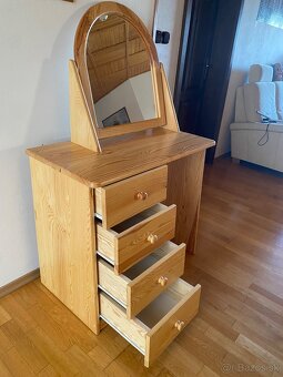 Toaletný stolík - 2