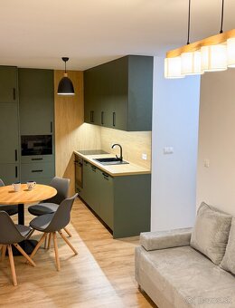 Predám 2kk v centre TR (40 m²) – kompletná rekonštrukcia - 2