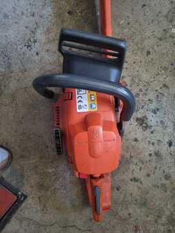 Motorová píla. - 2