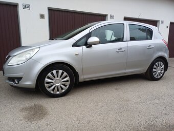 Opel Corsa 1,2 - 87 000 Km - klimatizácia - 2