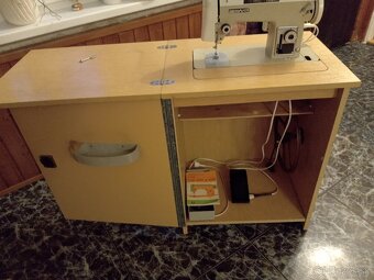 Šijací stroj - 2