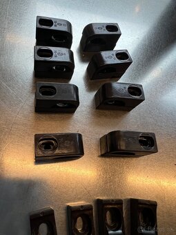 Bakelitové príchytky na kábel - 2