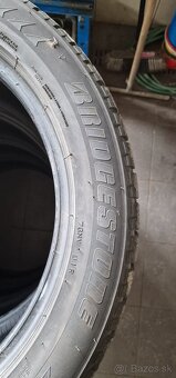 235/50 R19 - 2